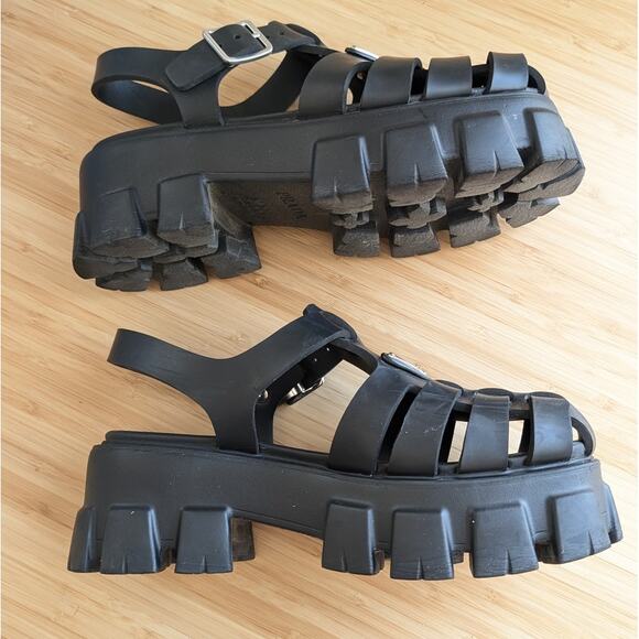 PRADA Monolith Black Rubber Buckle Sandals, size 37/US 7 - Picture 2 of 10